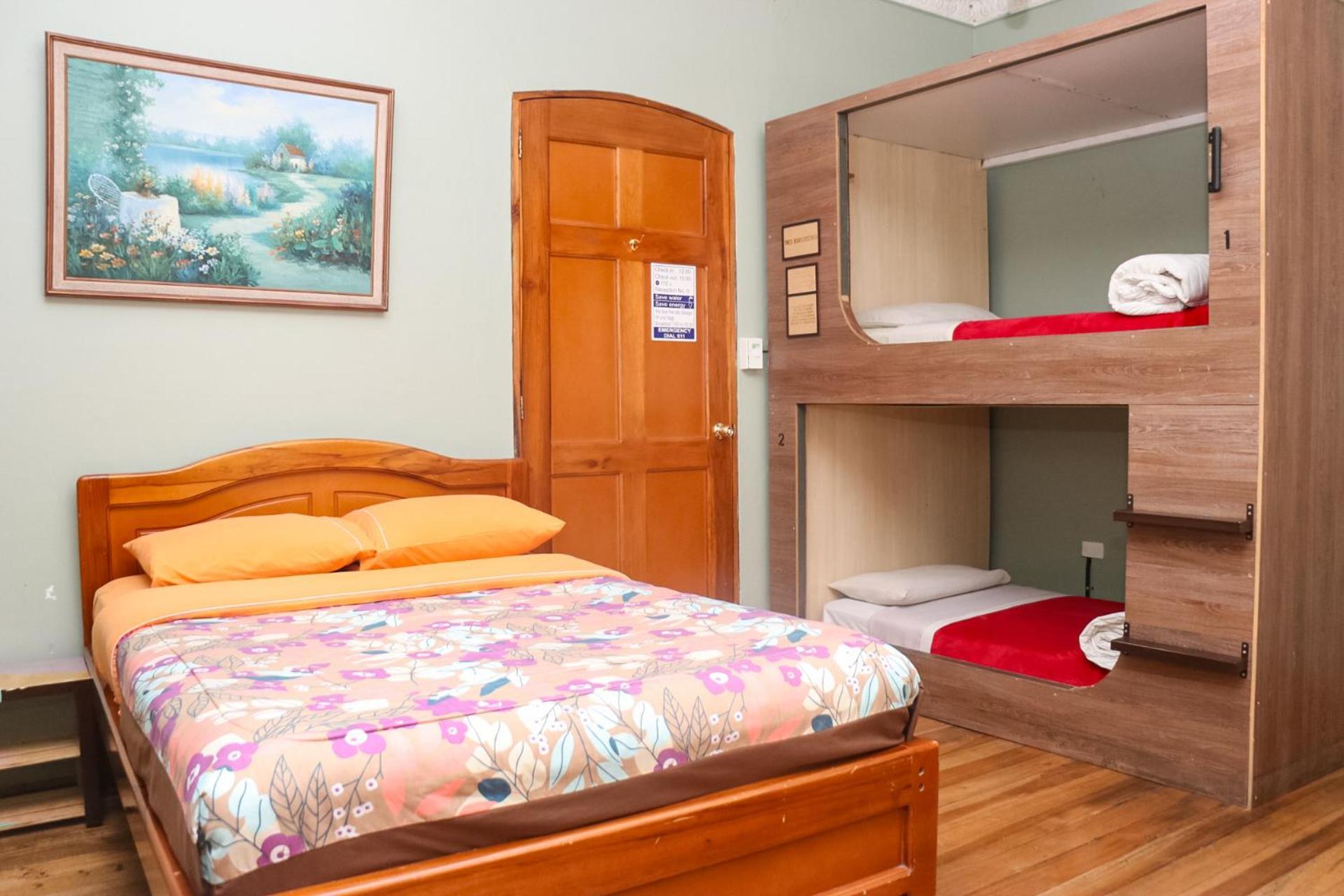 Blue House Youth Hostel Кито Экстерьер фото