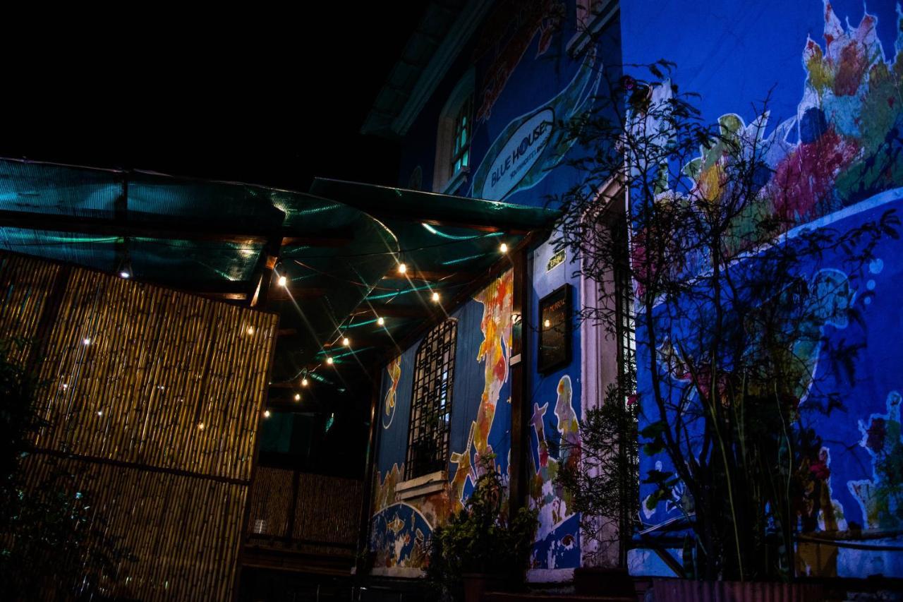 Blue House Youth Hostel Кито Экстерьер фото