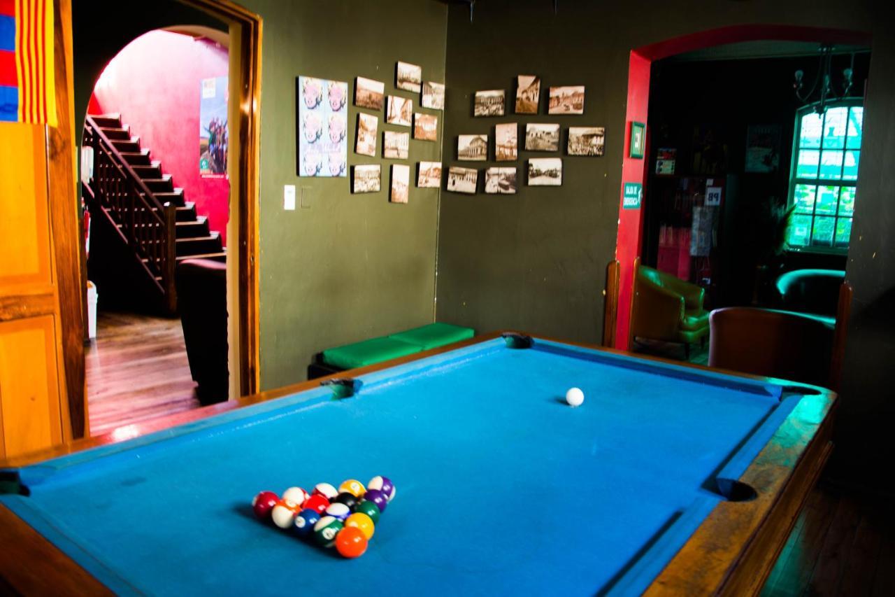 Blue House Youth Hostel Кито Экстерьер фото